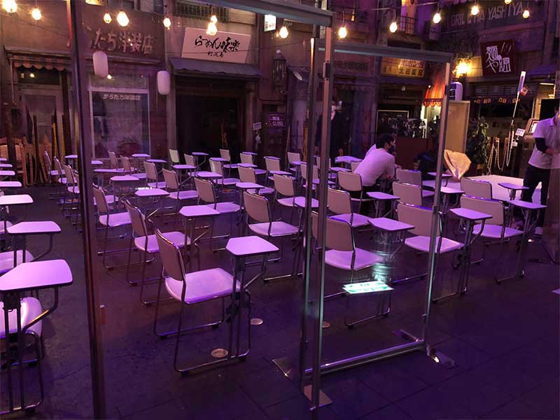 透明アクリルパネル　レンタル　福岡　現場写真①